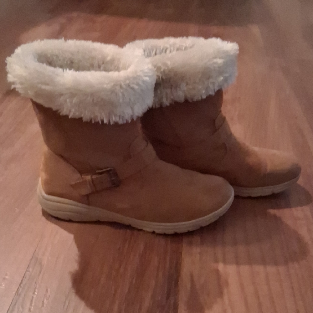 Women's Tan Fur-Lined Boots